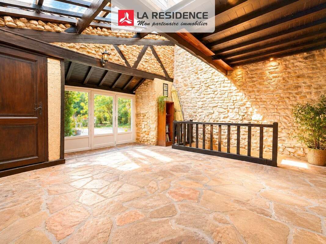 Maison à BONNIERES-SUR-SEINE