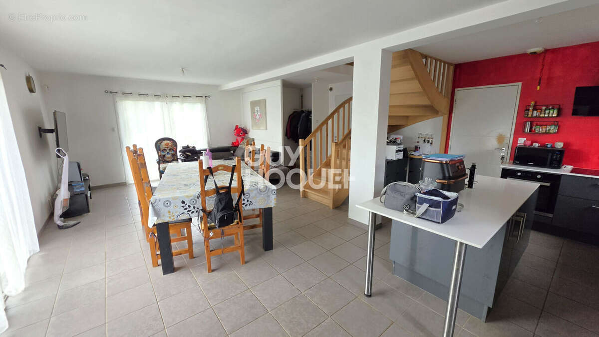 Maison à Chazelles-sur-Lyon de 92 m² sur une parcelle de 449 m² - photo 3