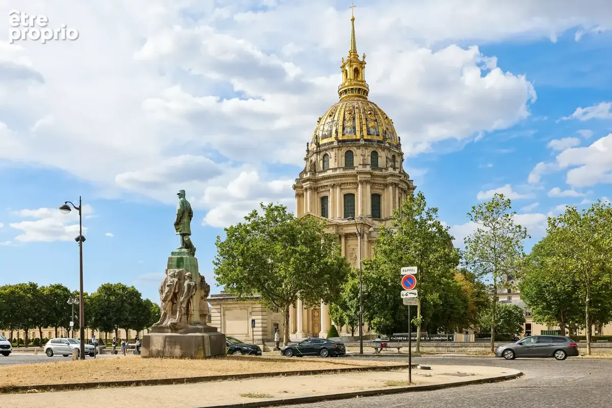 Paris 7ème - Invalides - Appartement de prestige avec terrasse. - photo 14