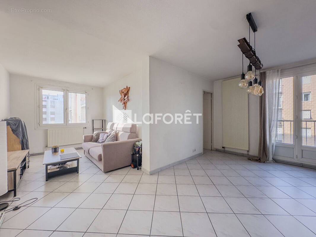 Appartement à SEYSSINET-PARISET