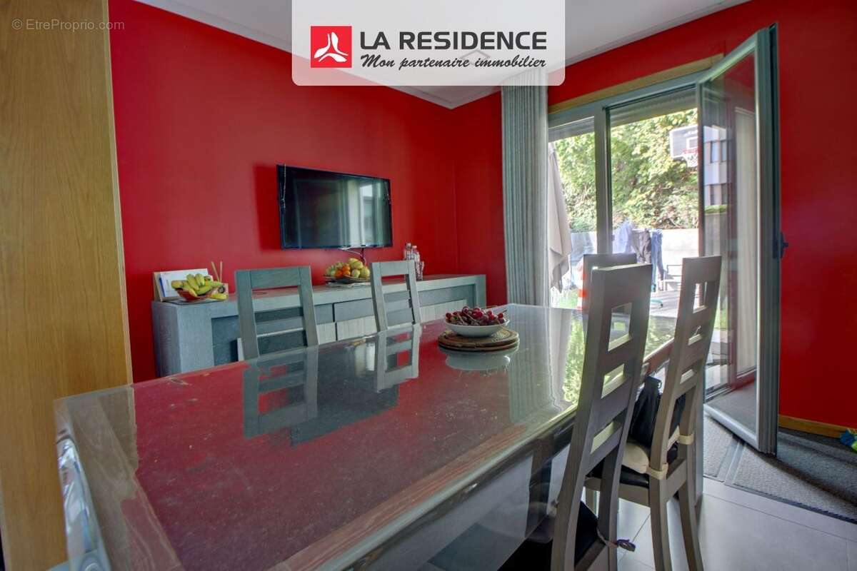 Maison à LES CLAYES-SOUS-BOIS