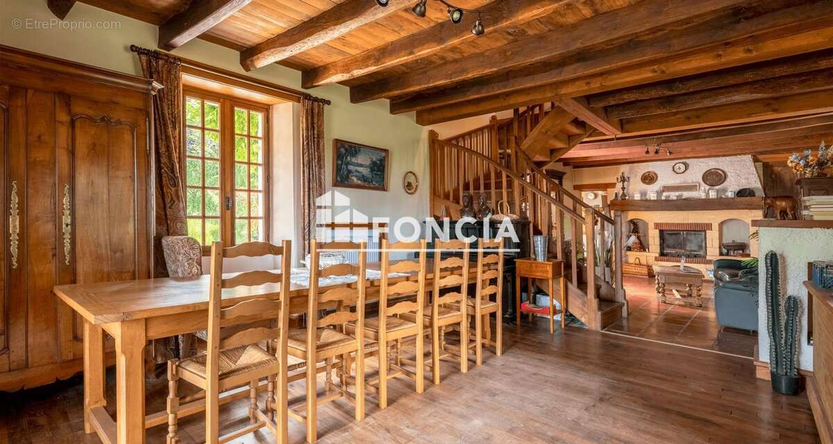 Maison à COURSAC