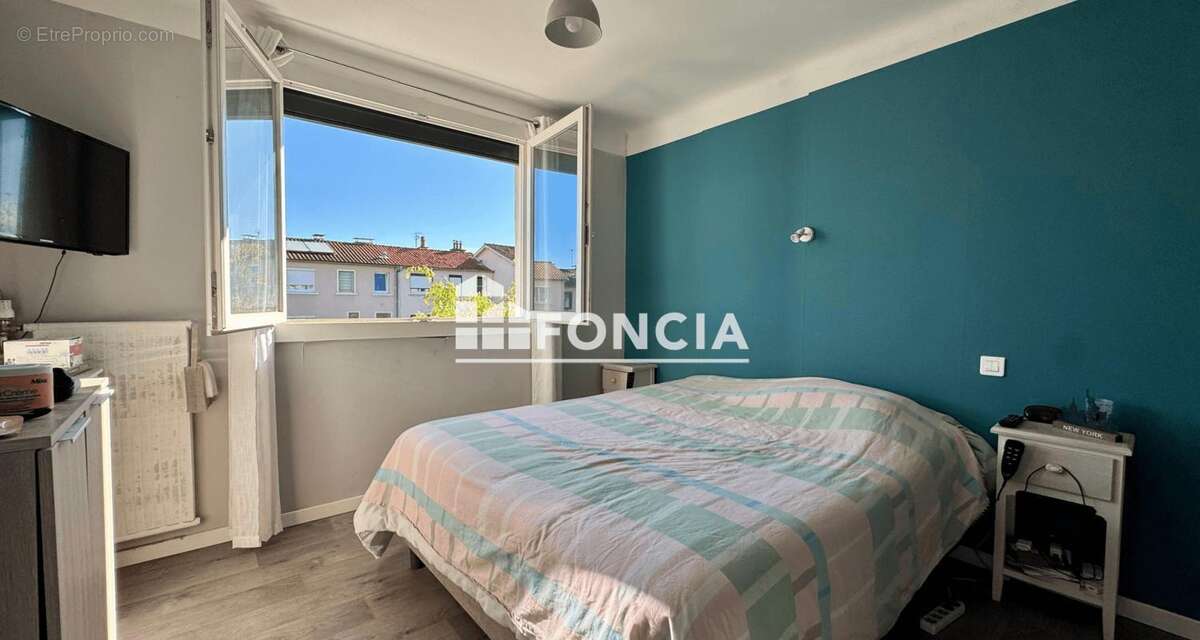 Maison à ONET-LE-CHATEAU