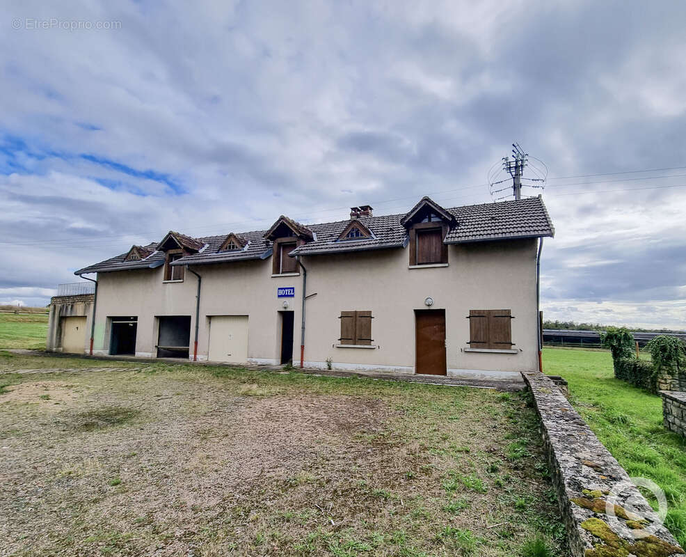 Ancien Hôtel/Restaurant à Langeron proche Magny-Cours - photo 10