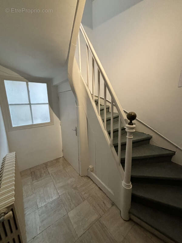 Hyper centre immeuble mixte local commercial et triplex f4 - photo 15