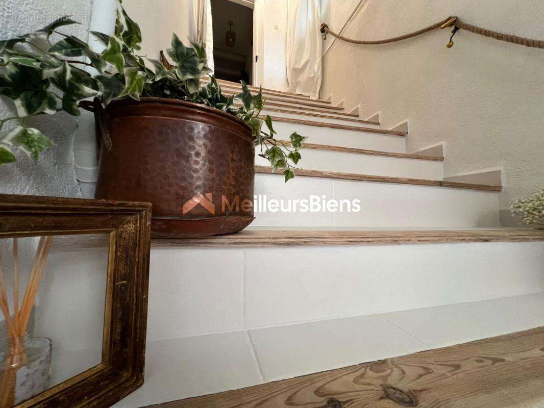 Maison à SAINT-JEAN-DE-SERRES