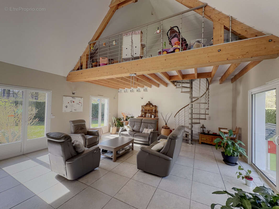 Maison à MILLY-LA-FORET