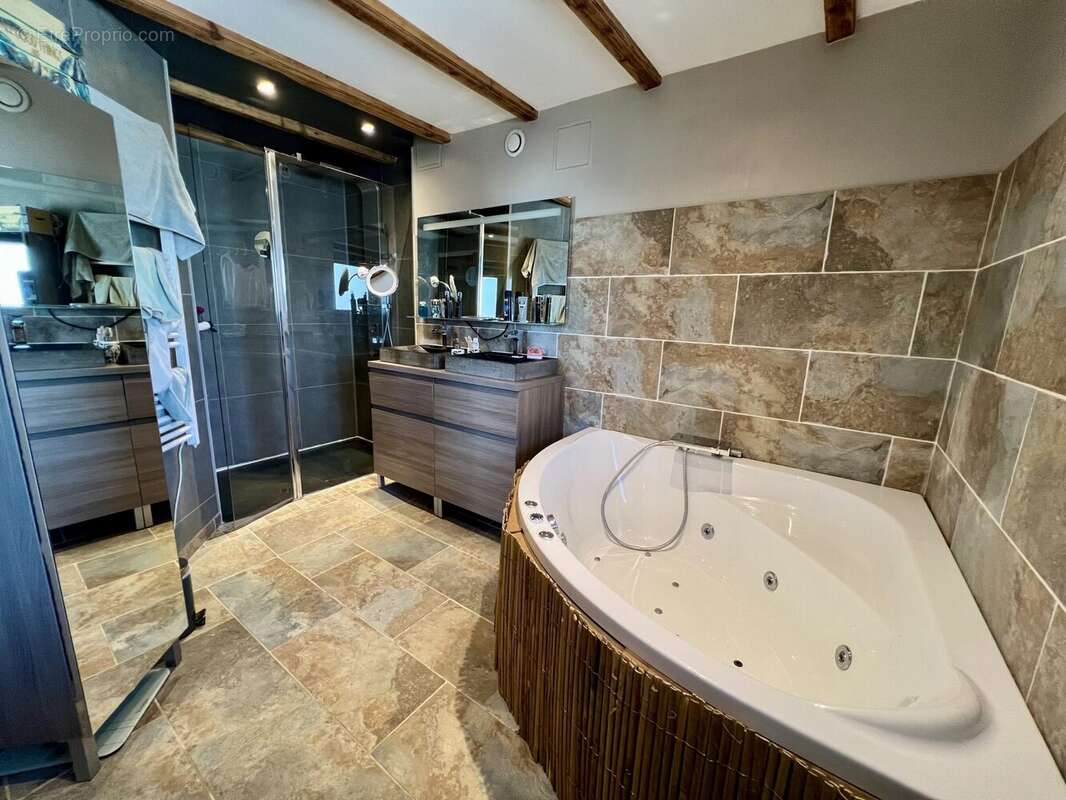 Maison à MONTPONT-EN-BRESSE