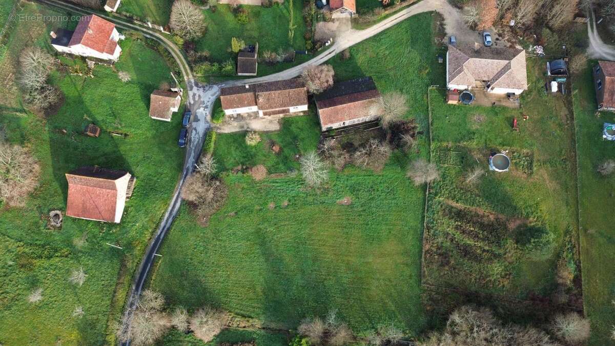 Maison à LIORAC-SUR-LOUYRE