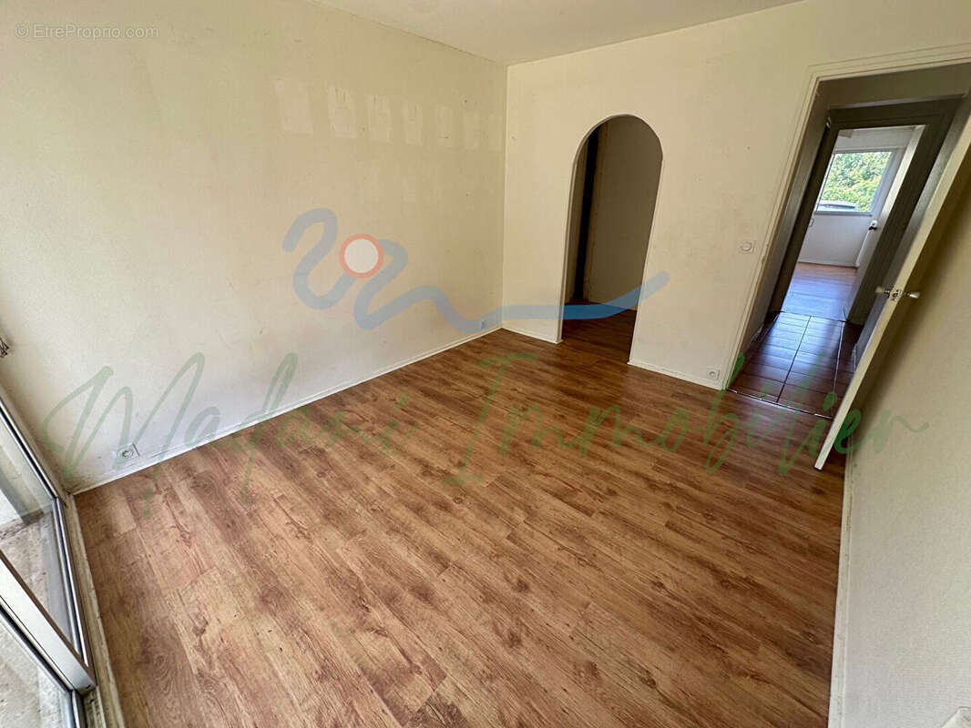 Appartement à FRENEUSE