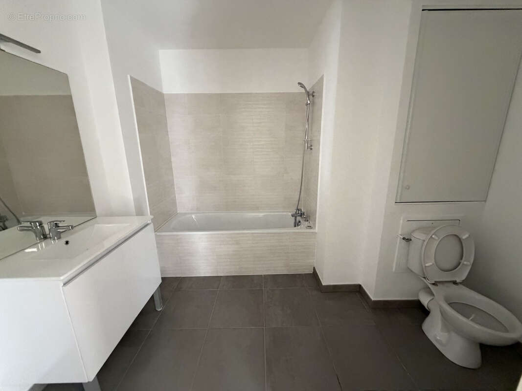 Appartement à TOULENNE