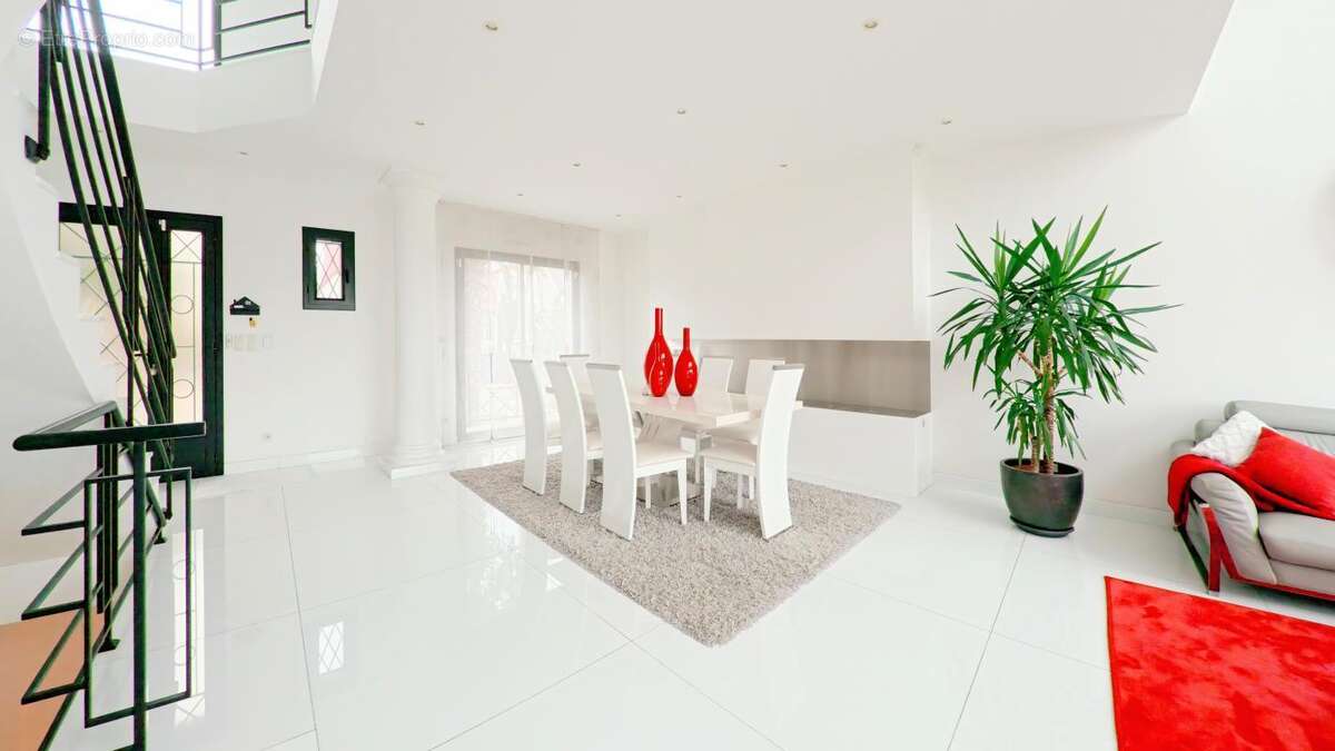 Maison à SAINT-MAUR-DES-FOSSES