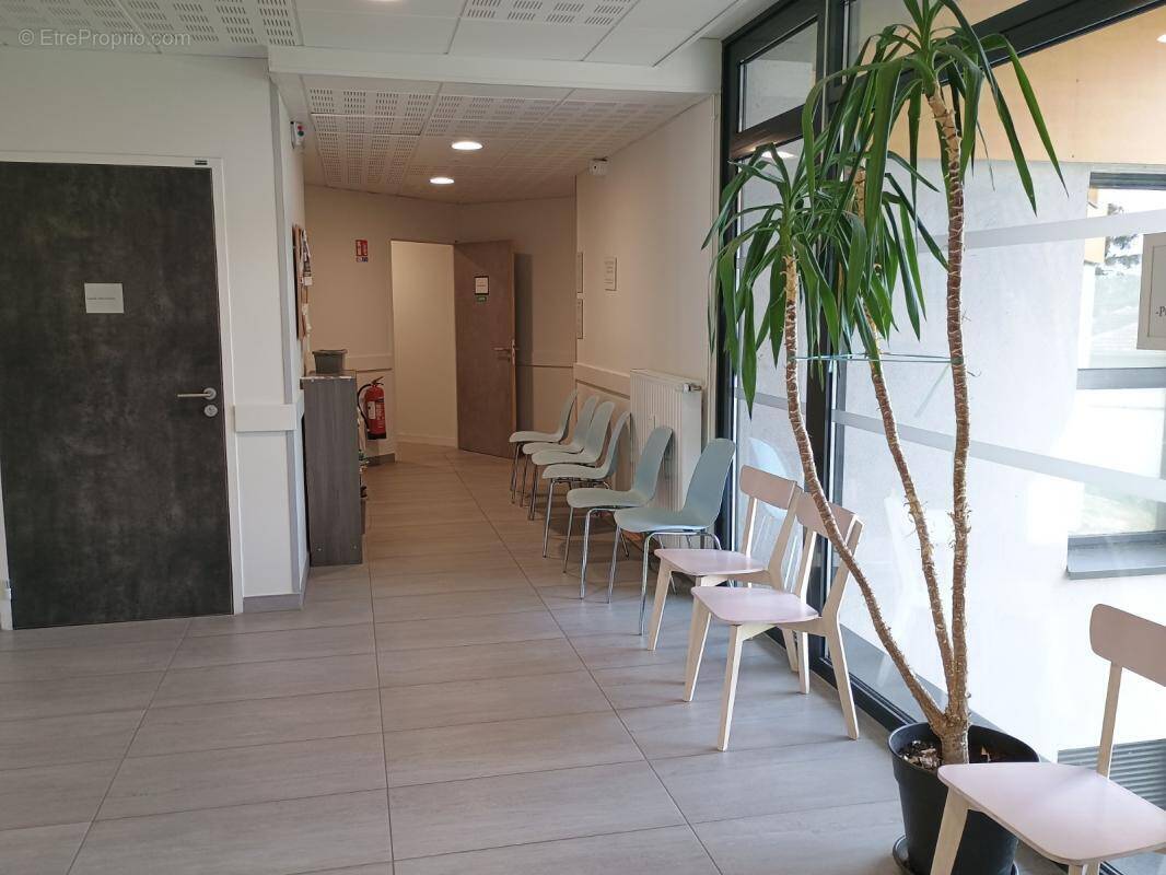 Commerce à LENTILLY