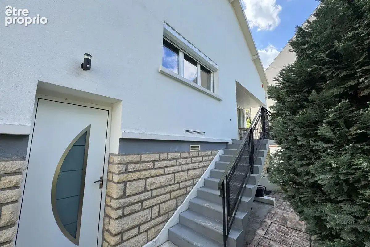 Maison 6 pièces 216 m² à vendre à Joinville-Le-Pont (94340) - photo 3