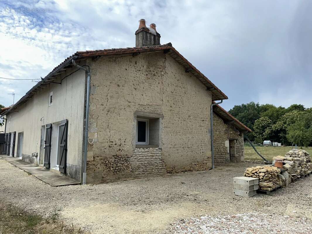Maison 190 m² à Romagne  - photo 3