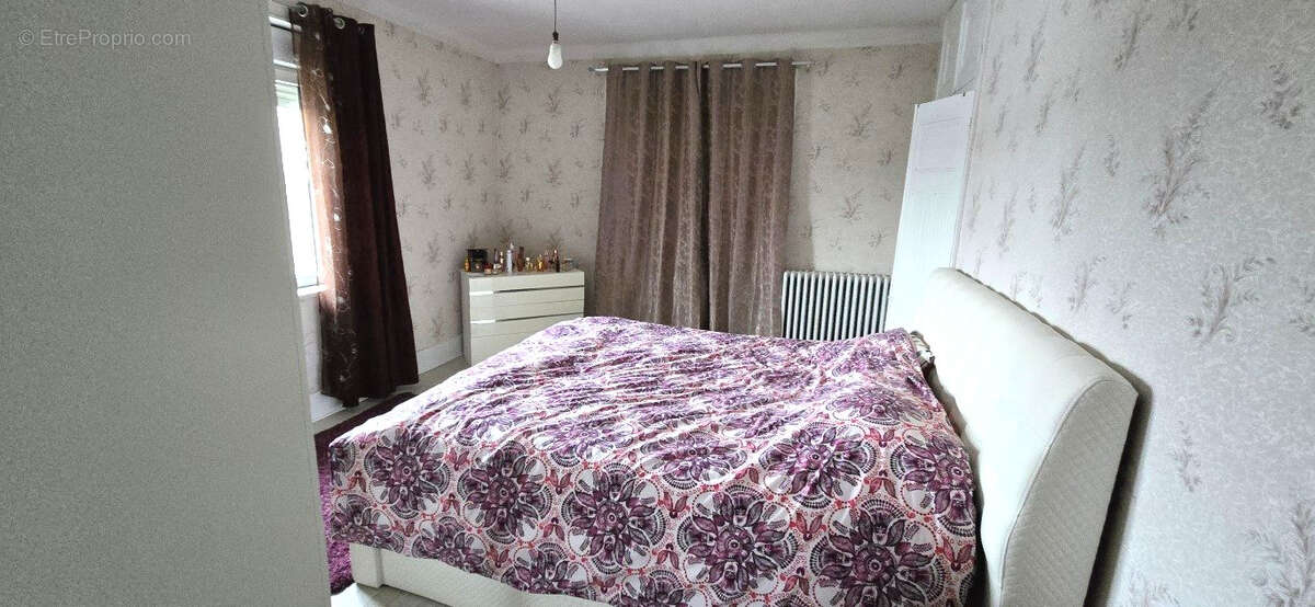 Appartement Gray 4 pièce(s) 138.59 m2 - photo 4