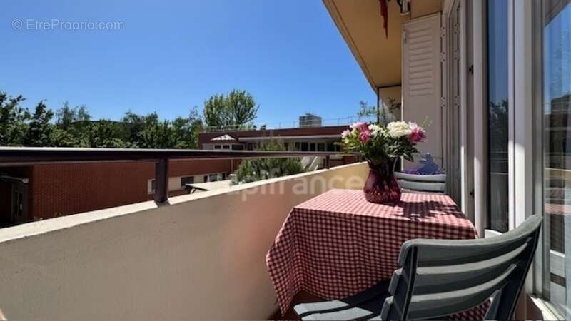 Beau 3 pièces - 66 m²- lumineux avec balcon, cave et proche RER D et métro – MAISONS ALFORT (94) - photo 6