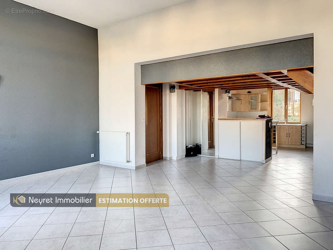 Appartement à SAINT-ETIENNE