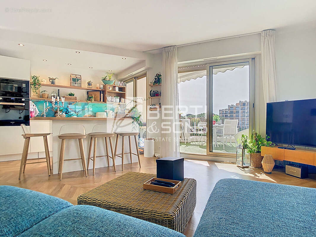 Appartement à MANDELIEU-LA-NAPOULE