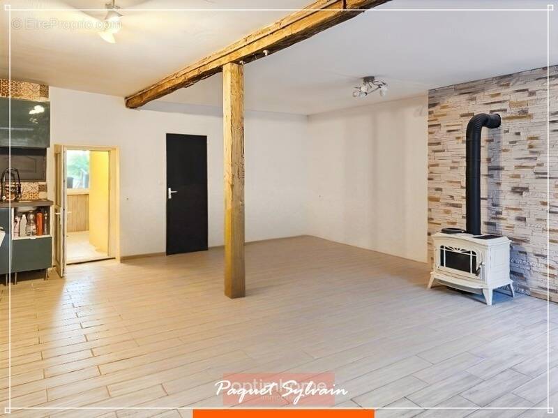 Maison à VILLENEUVE-SUR-ALLIER