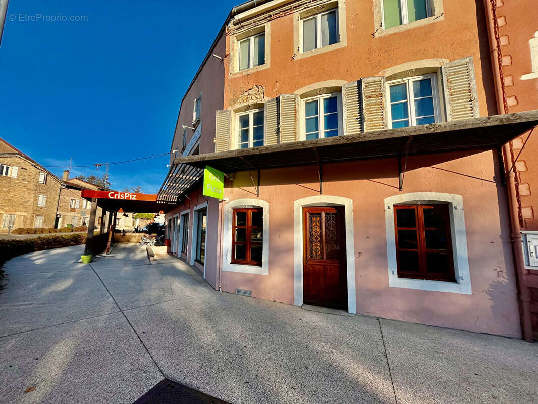 Commerce à PONT-DE-VAUX