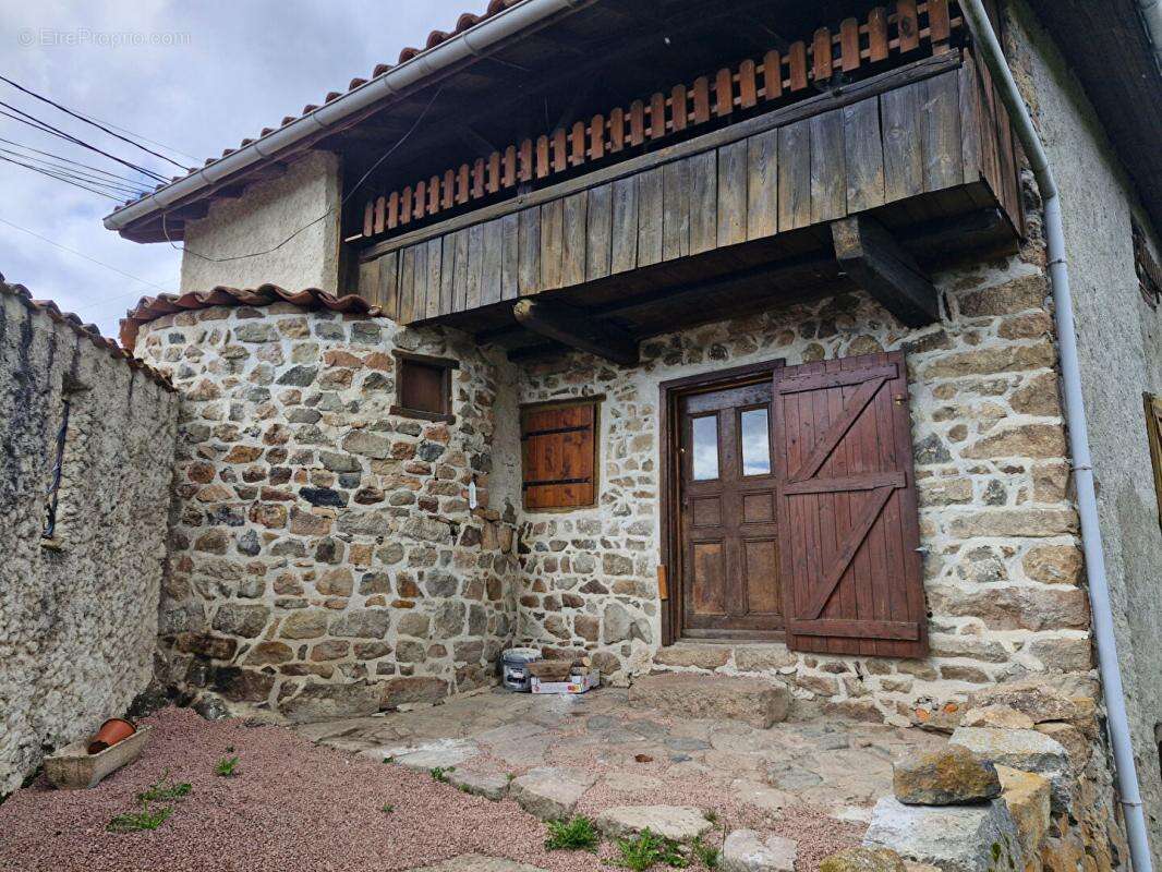 Maison à SAINT-JUST-EN-CHEVALET