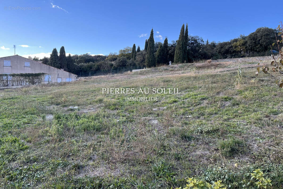 Terrain à ROQUESSELS