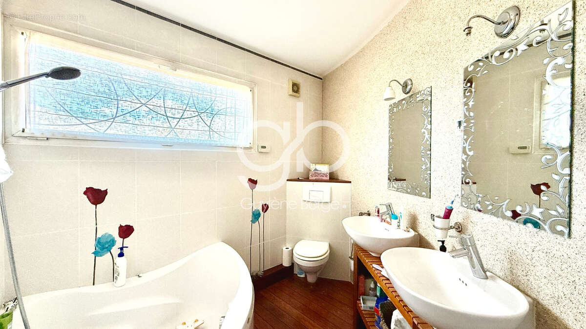 Villa T5 Moderne 140m2 Piscine Chauffée au sel Poêle à Bois - Le Crès 34920 - photo 14