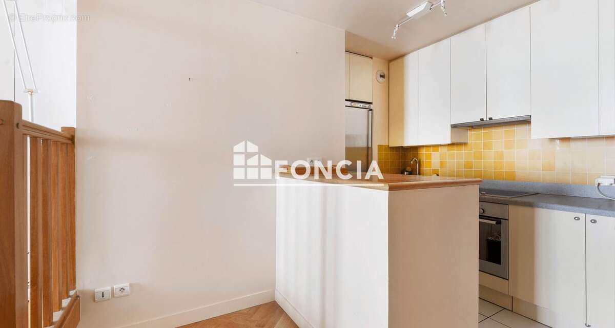 Appartement à PARIS-17E