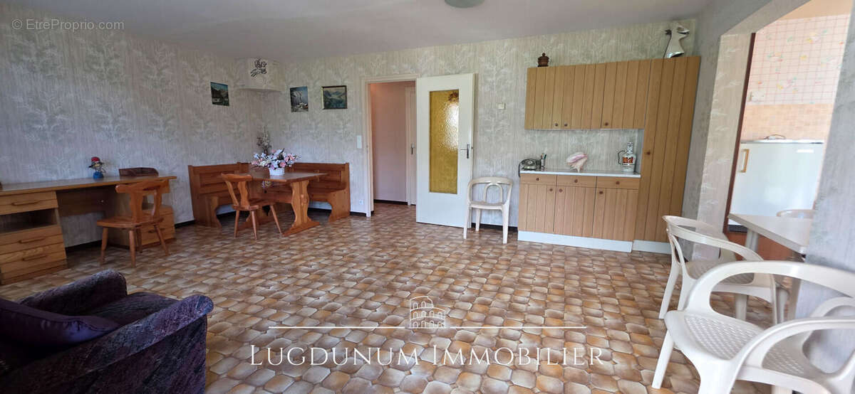 Maison à VIRIEU-LE-GRAND