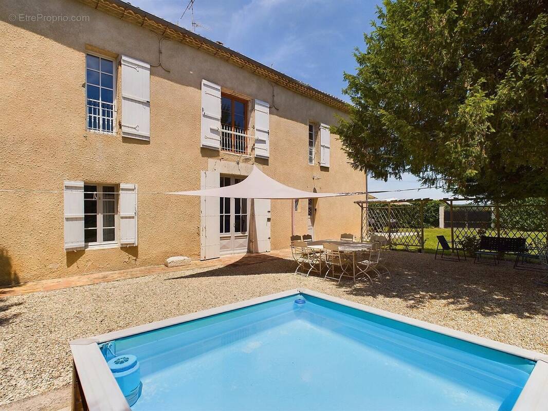 Maison à SERRES-ET-MONTGUYARD