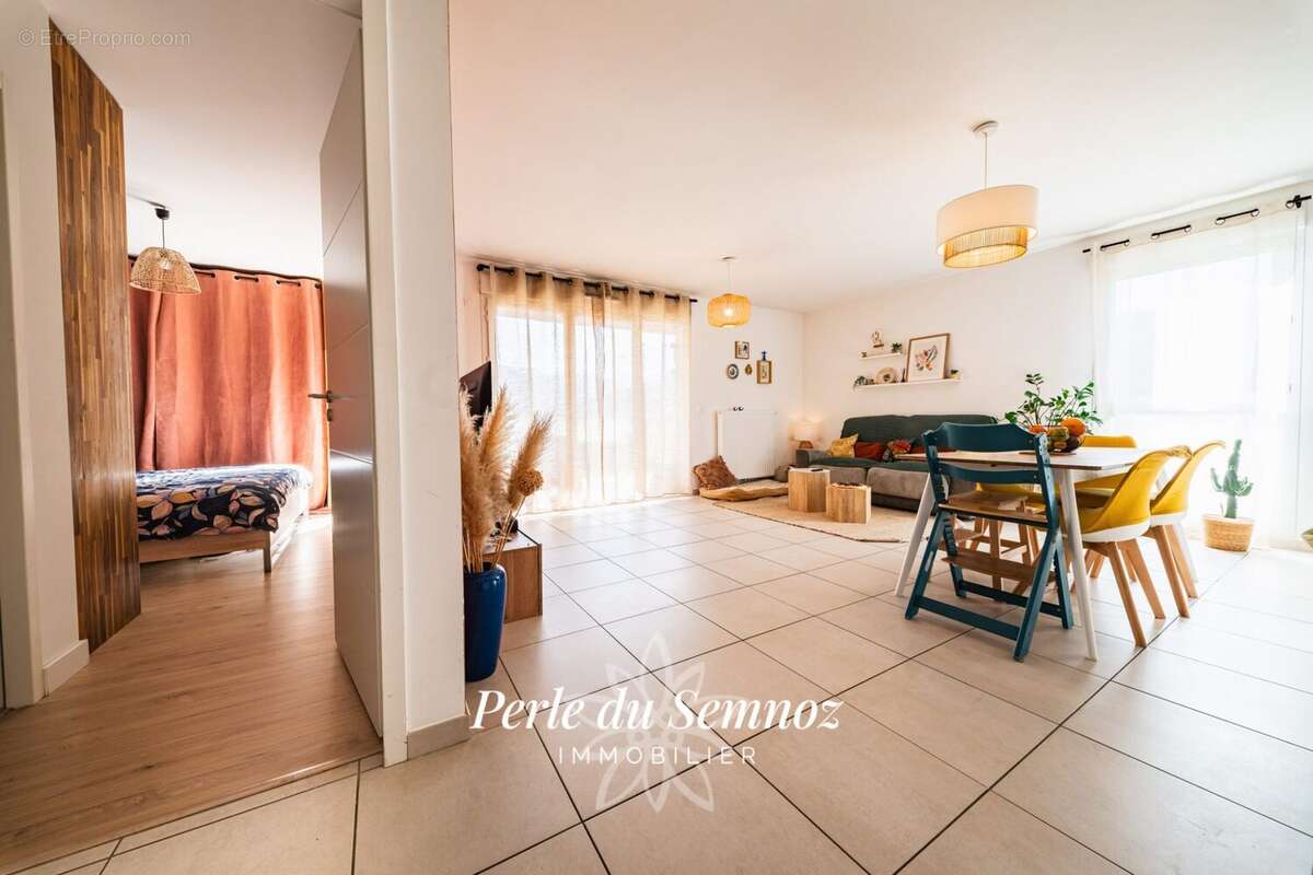 Appartement à SEYNOD