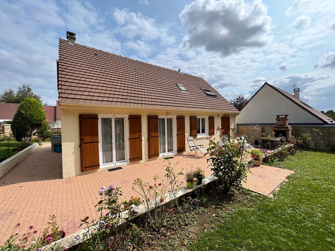 Maison à LE MESNIL-EN-THELLE