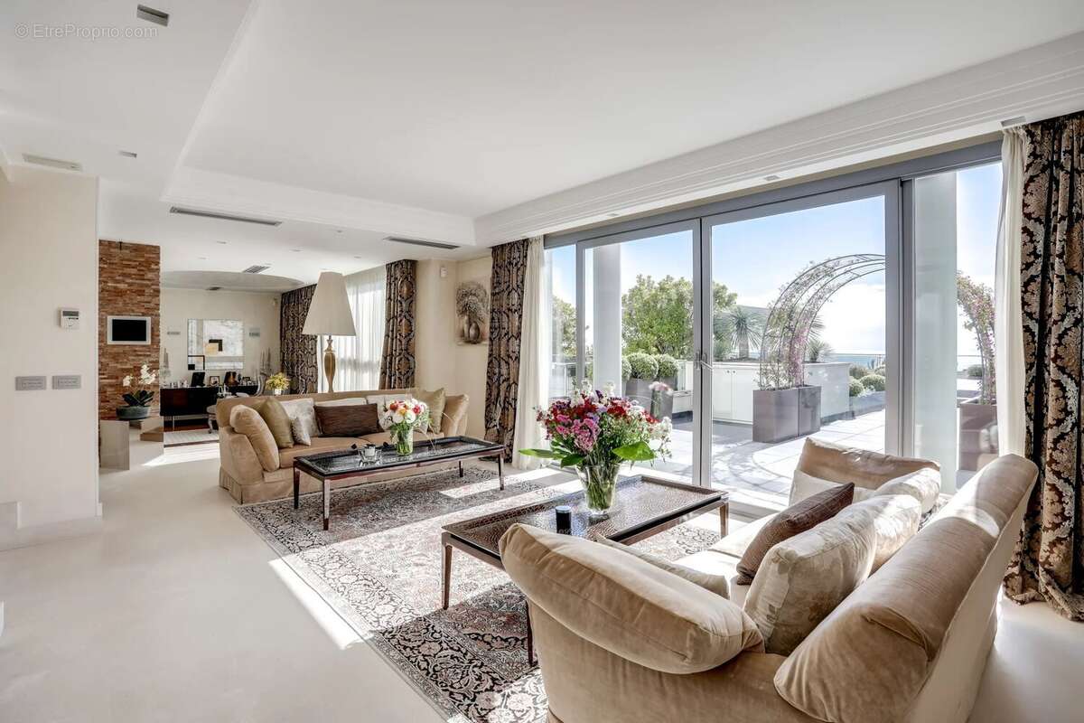 Appartement à ROQUEBRUNE-CAP-MARTIN