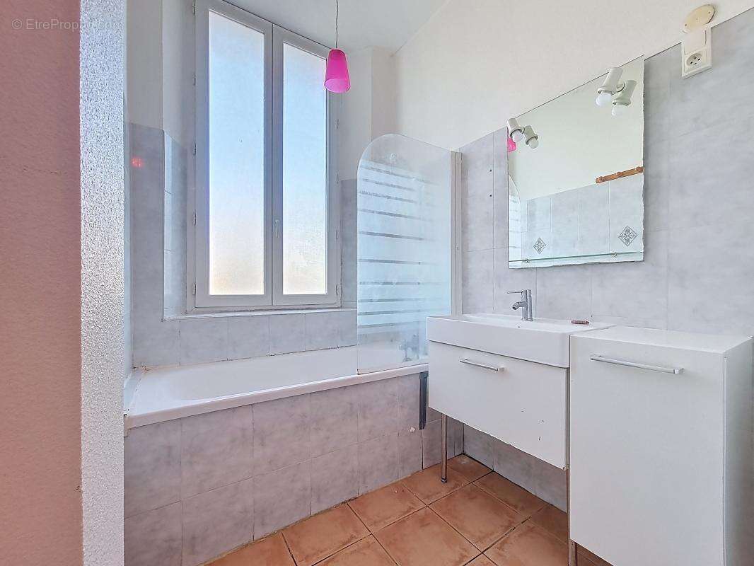 Appartement à LEZIGNAN-CORBIERES