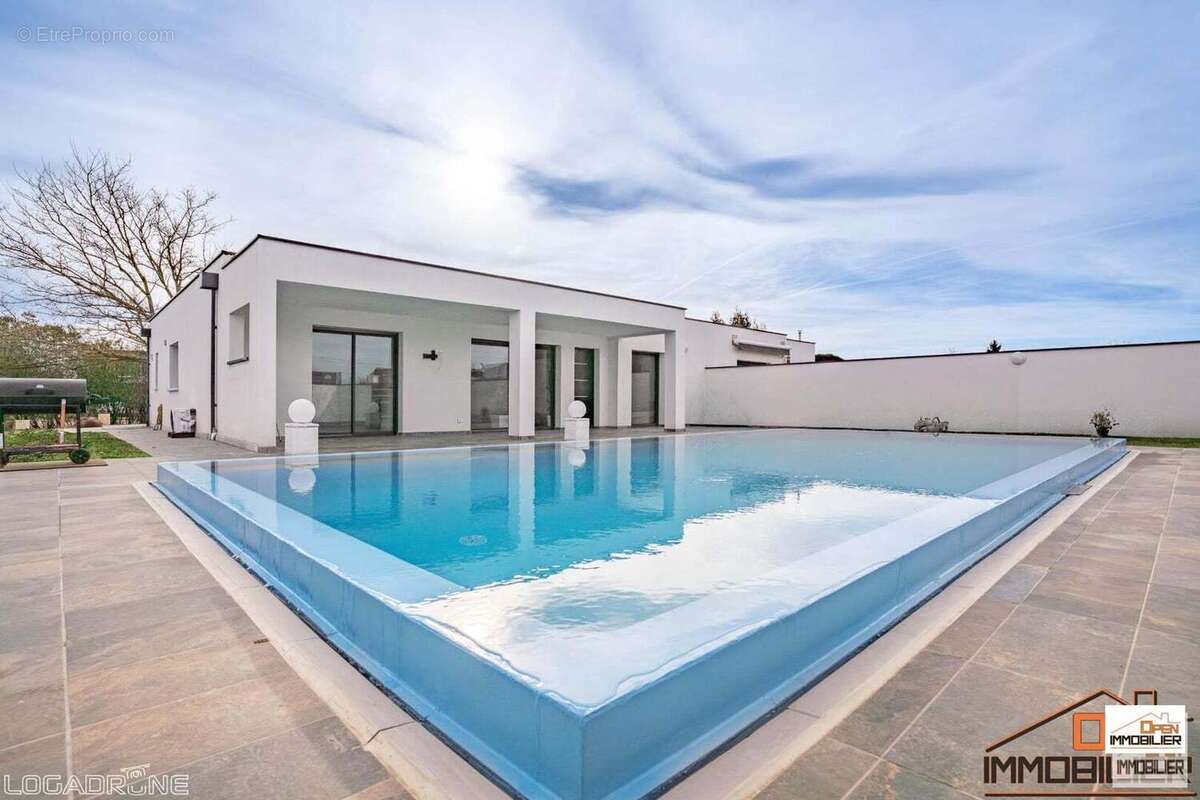 Maison à SAINT-SYLVESTRE-SUR-LOT