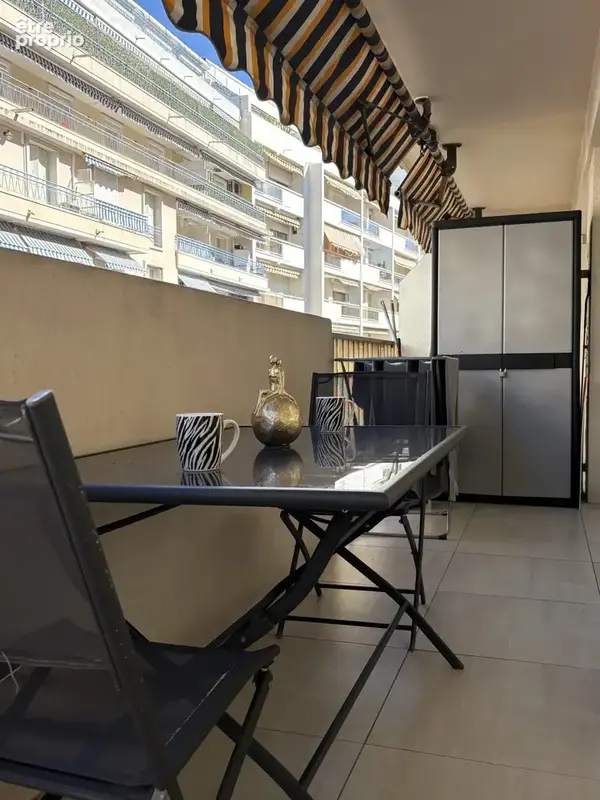 Cannes -banane-a quelques pas de la croisette - charmant 2p+terrasse - photo 4