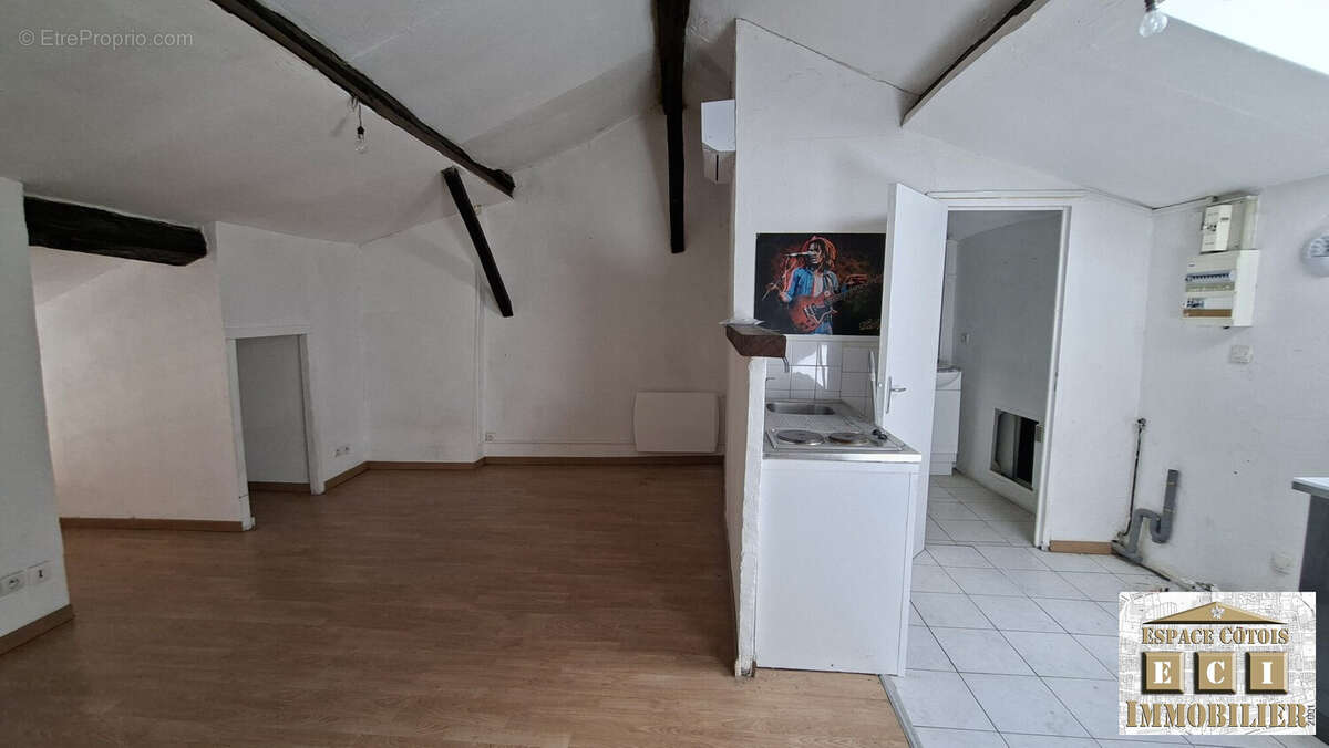 Appartement 38 m² à La Cote-Saint-Andre  - photo 4