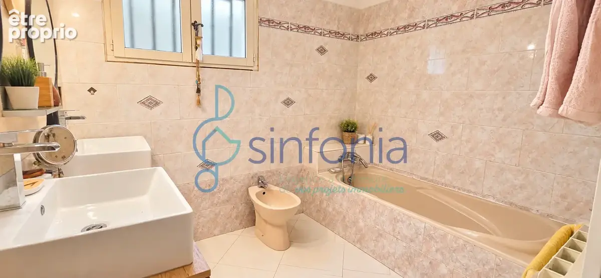 À 6 km d’Uzès  Villa familiale de 155 m2, 4 chambres, jardin arboré et piscine - photo 8