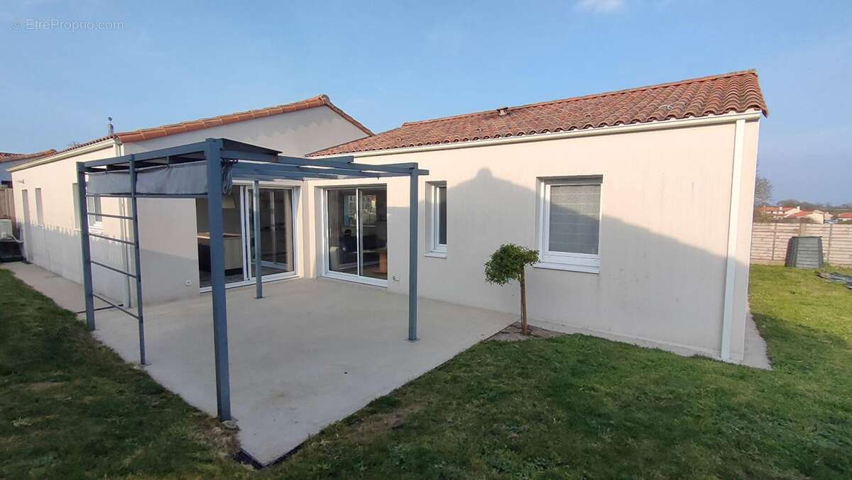 Maison à CHAMBRETAUD