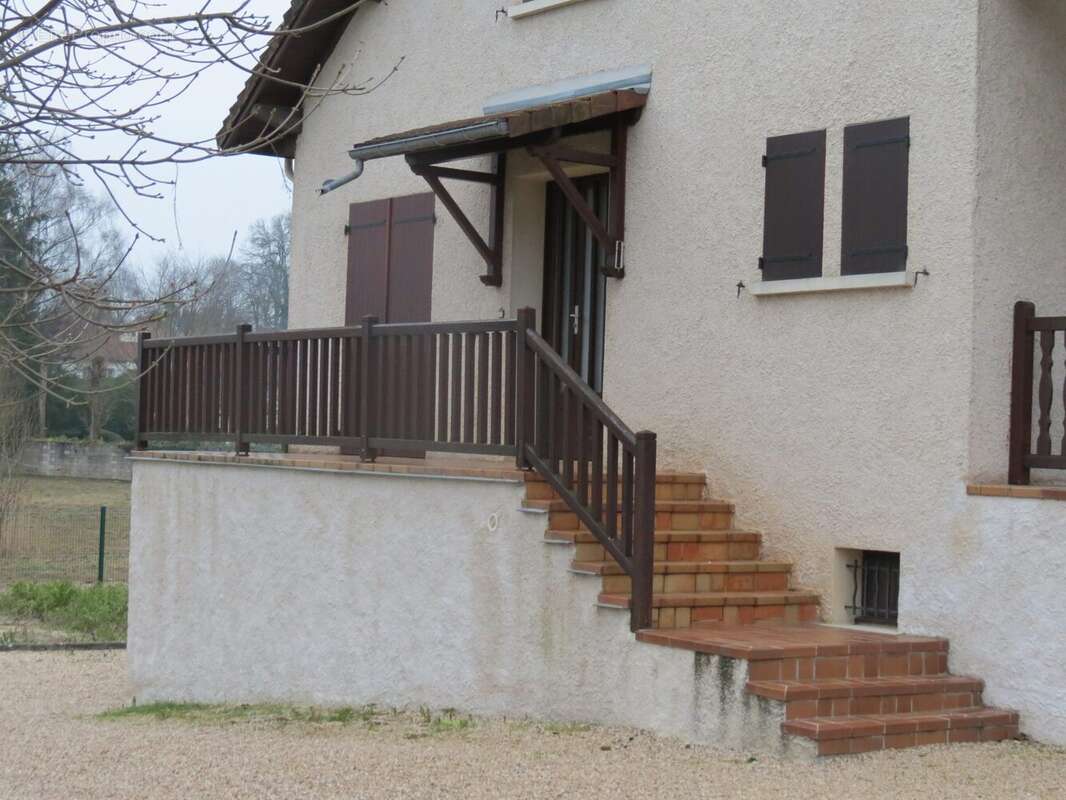 Maison à POUILLY-SUR-SAONE