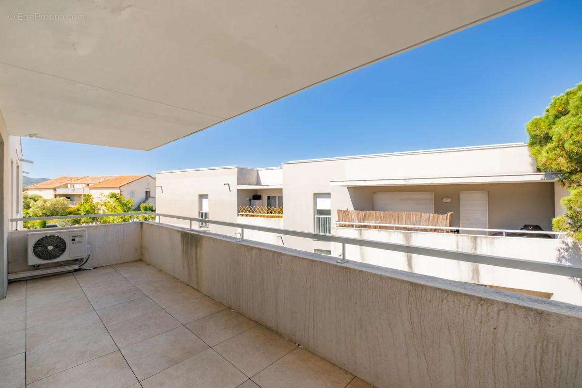 Appartement à PUGET-SUR-ARGENS