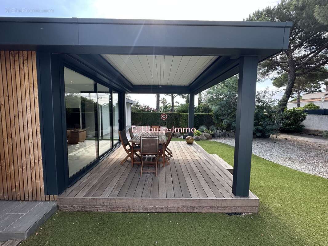 Maison 110 m² à Agde  - photo 16