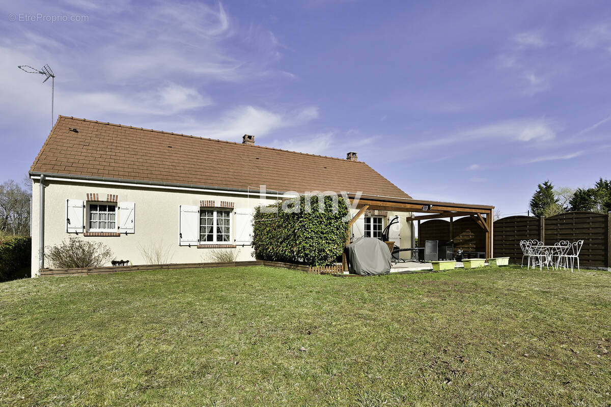 Maison à PRESSIGNY-LES-PINS