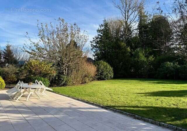 Maison à SAINTE-HELENE-BONDEVILLE