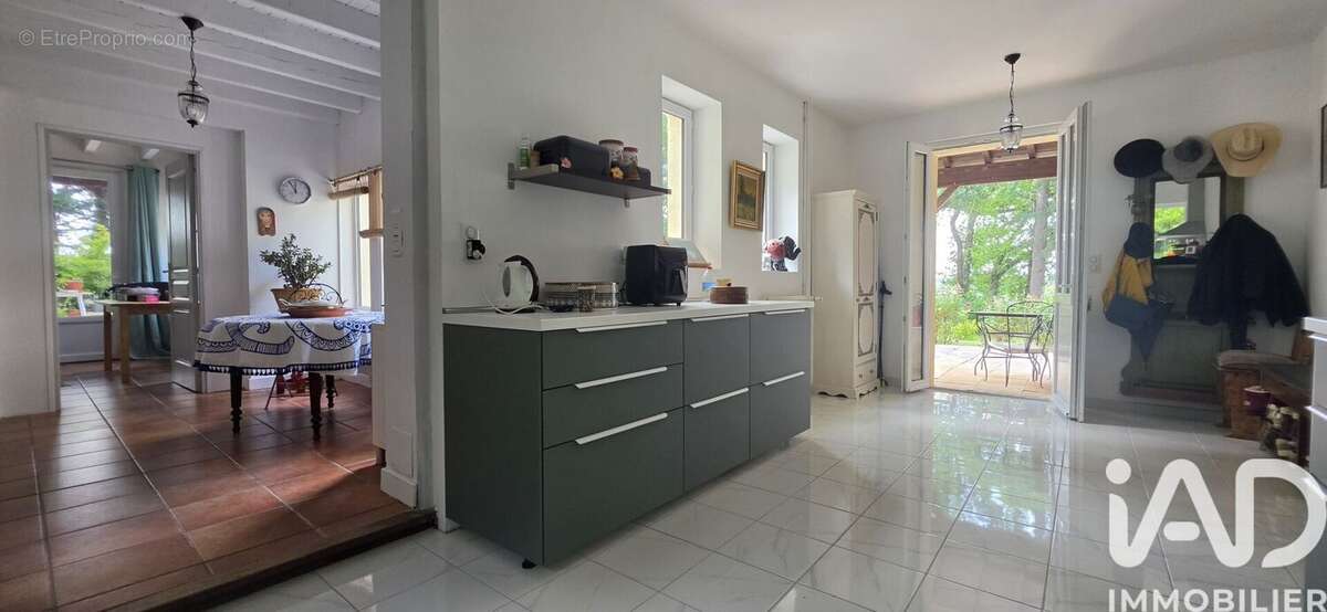Maison 239 m² à Pomport  - photo 7