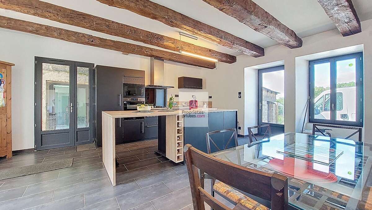 Maison à ROUFFIGNAC-SAINT-CERNIN-DE-REILHAC