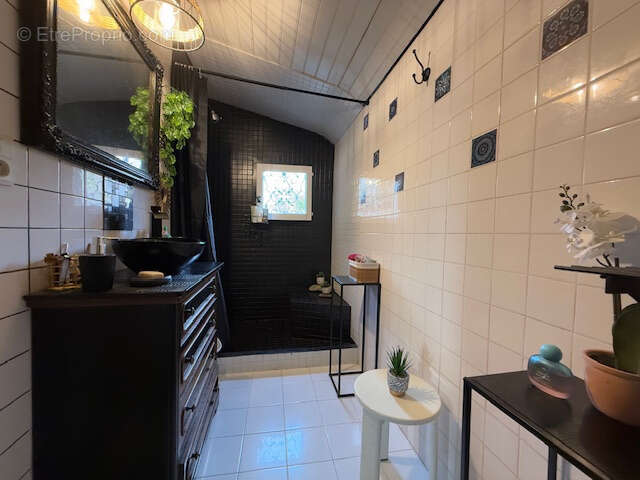 Maison à BELLENAVES