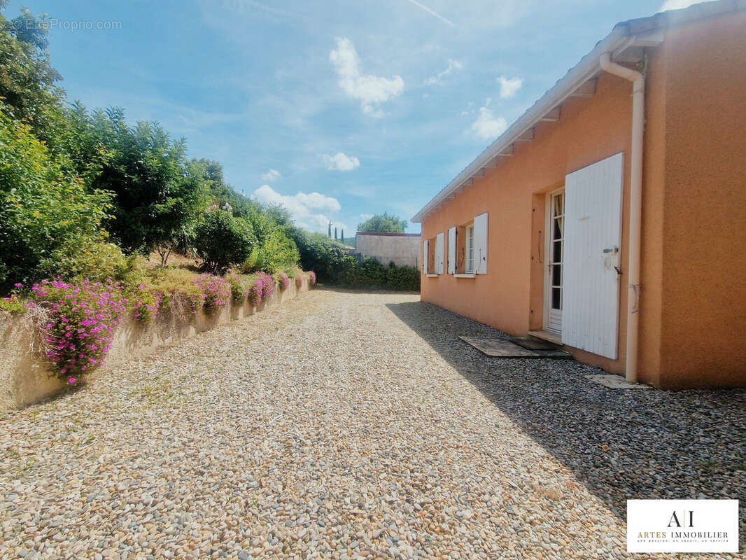 Maison 66 m² à Les Tourrettes  - photo 5