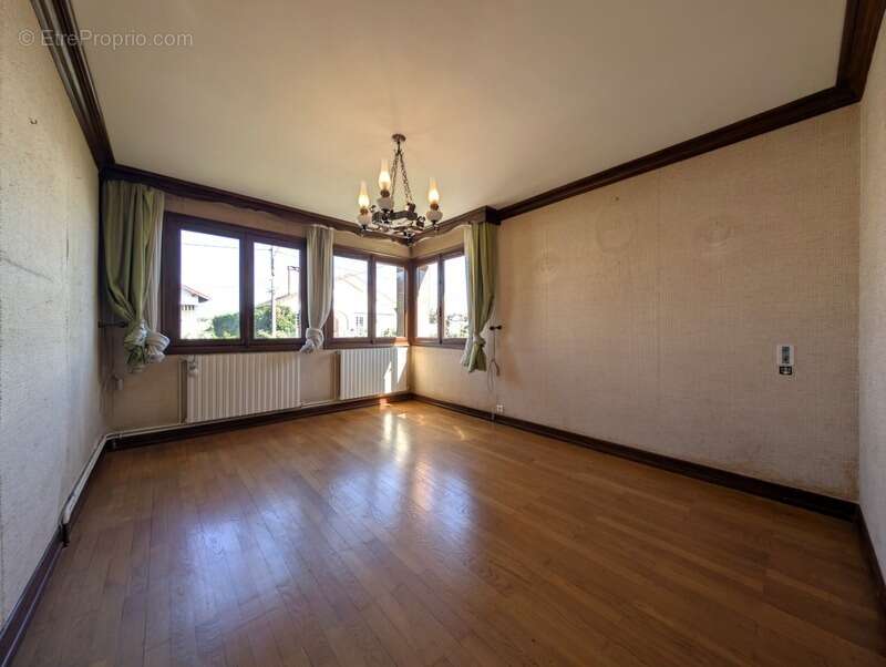Maison à RIORGES
